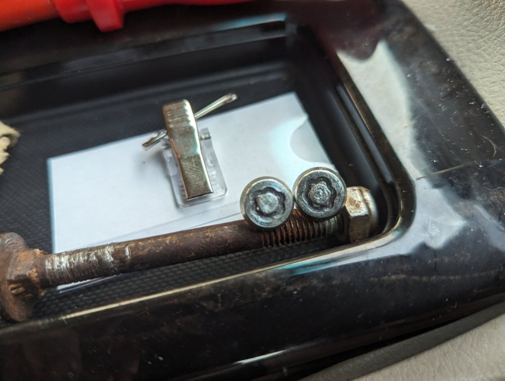 SecurityScrews.jpg