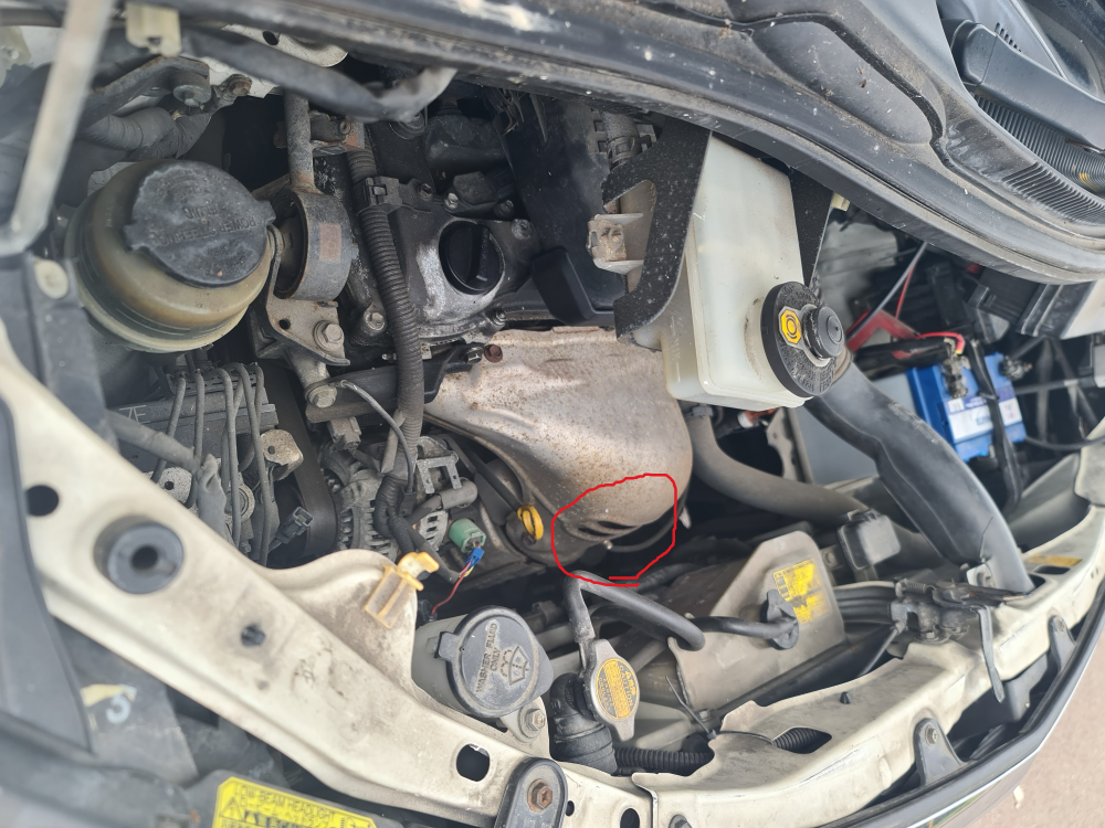 Front Lambda sensor location.png